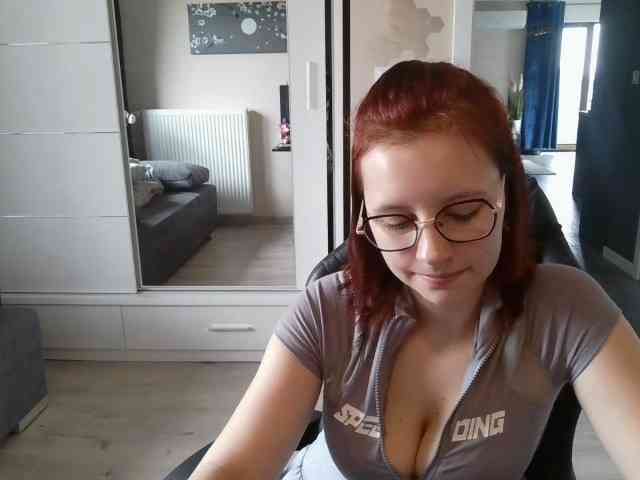ElianaFlirt webcam