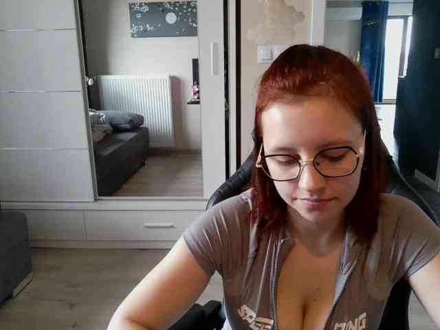 ElianaFlirt webcam