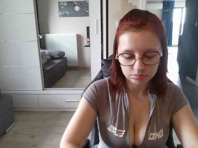 ElianaFlirt webcam