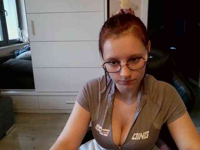 ElianaFlirt webcam