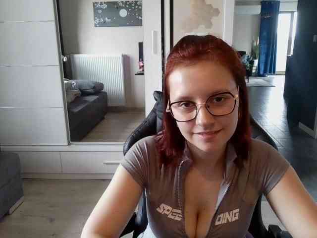 ElianaFlirt webcam