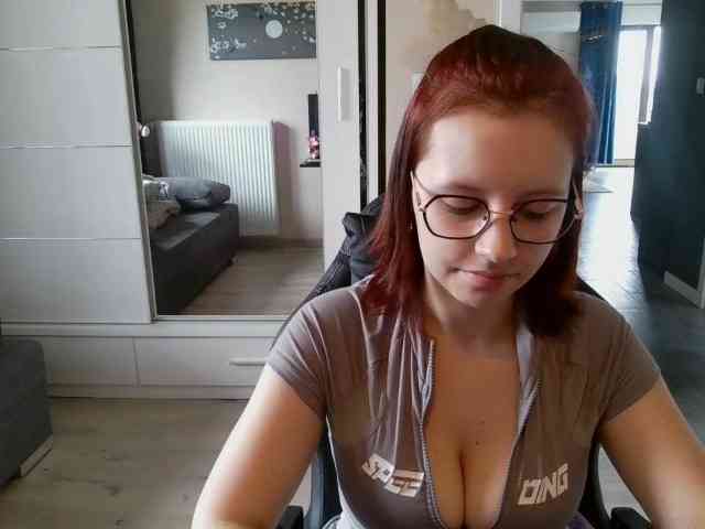 ElianaFlirt webcam