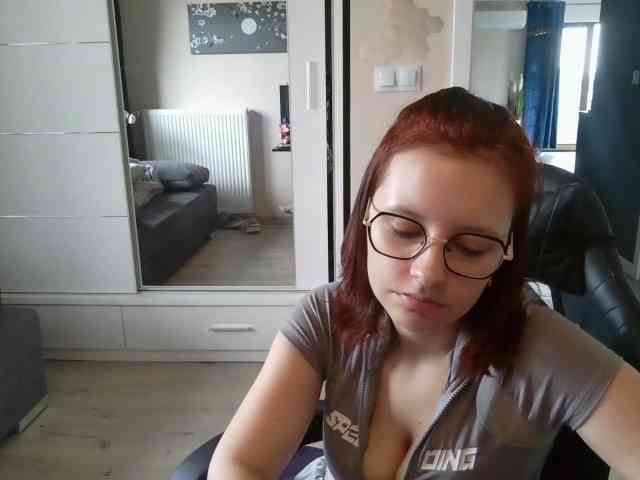 ElianaFlirt webcam