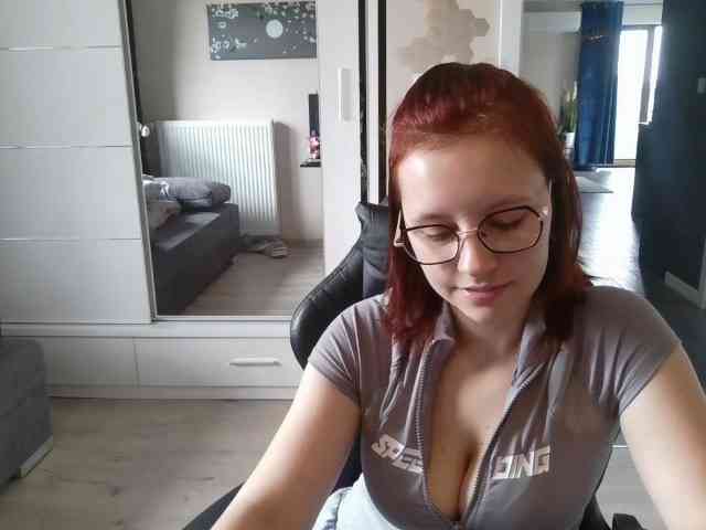 ElianaFlirt webcam