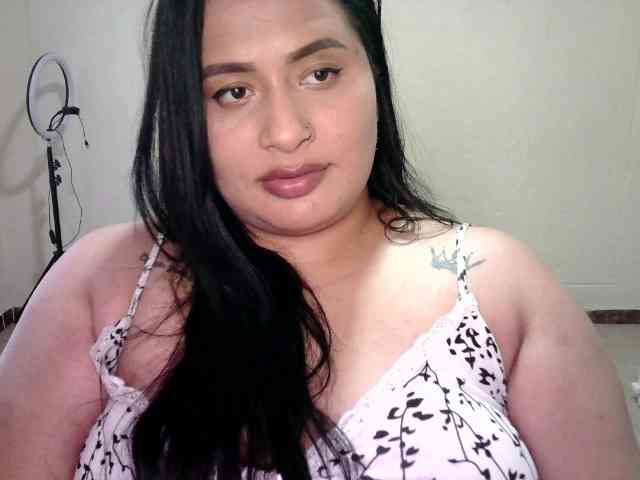 Chloe21 webcam