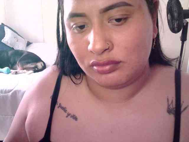 Chloe21 webcam