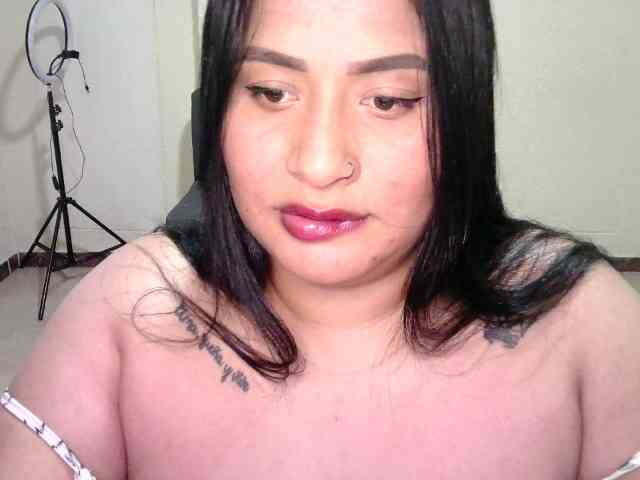 Chloe21 webcam