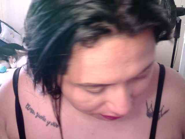 Chloe21 webcam