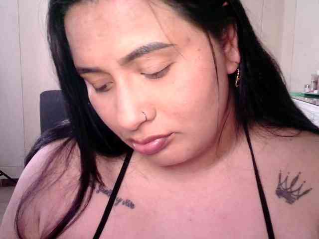 Chloe21 webcam