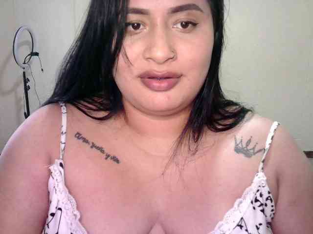 Chloe21 webcam