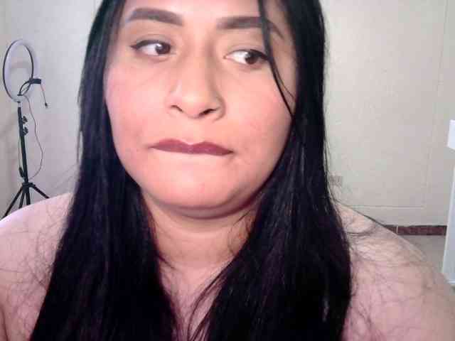 Chloe21 webcam