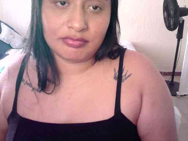 Chloe21 webcam