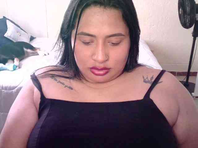 Chloe21 webcam