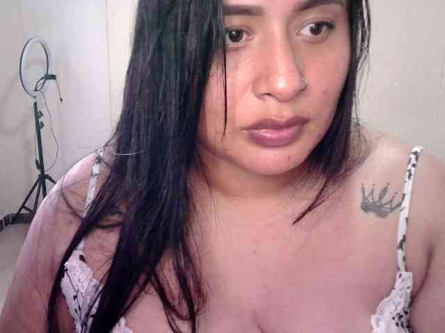 Chloe21 webcam