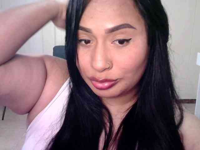 Chloe21 webcam