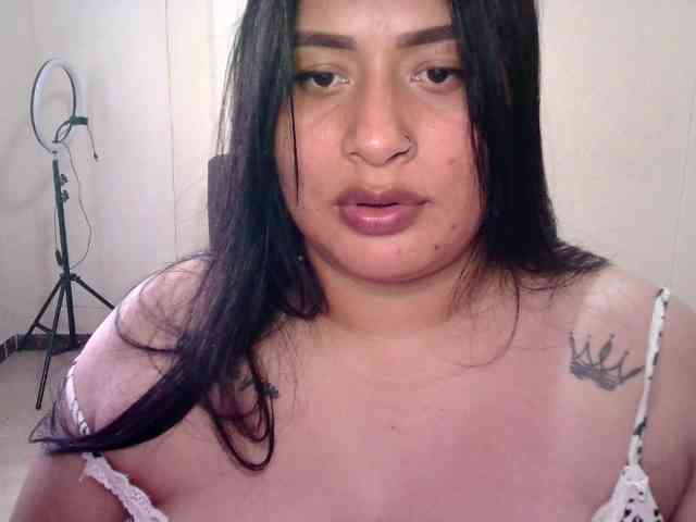 Chloe21 webcam