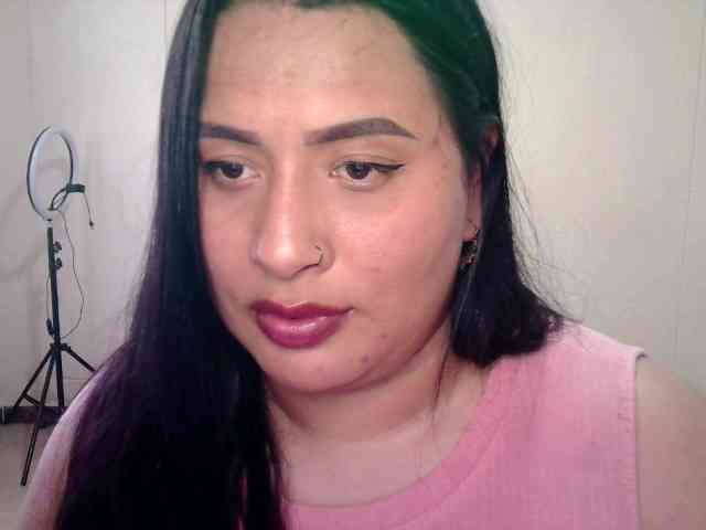 Chloe21 webcam