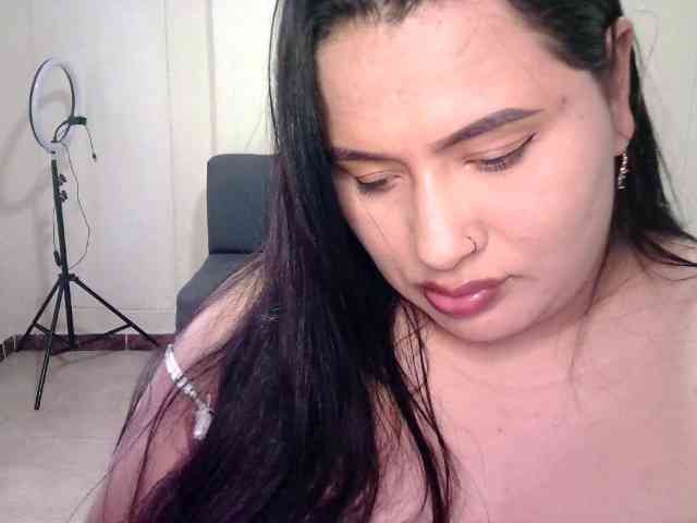 Chloe21 webcam