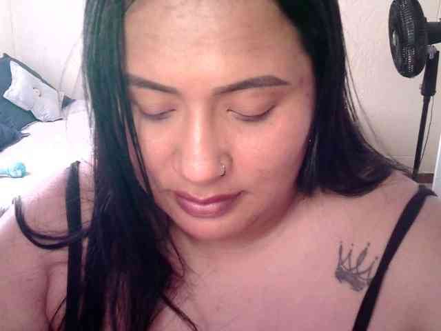 Chloe21 webcam