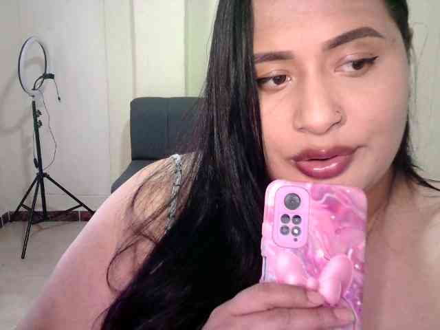 Chloe21 webcam