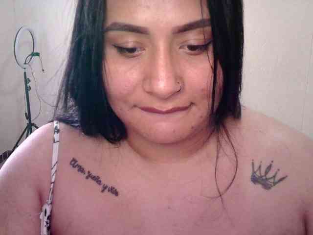 Chloe21 webcam