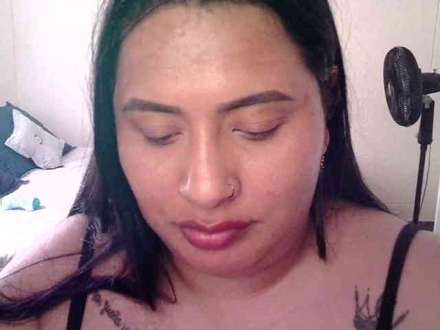 Chloe21 webcam