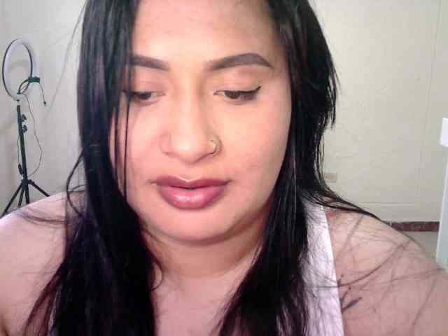 Chloe21 webcam