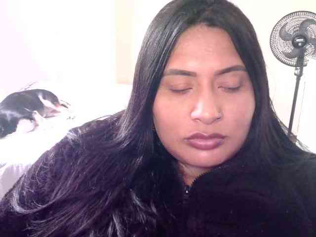 Chloe21 webcam