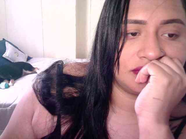 Chloe21 webcam