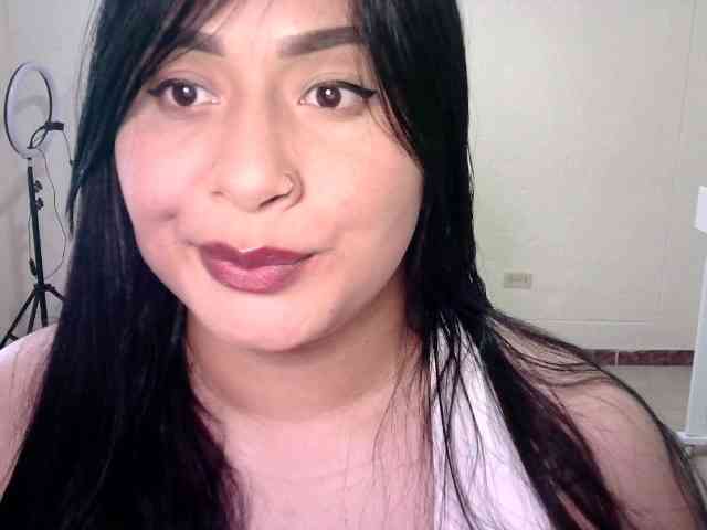 Chloe21 webcam
