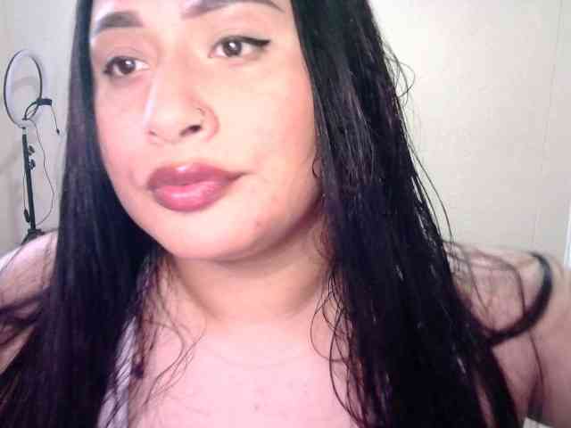 Chloe21 webcam