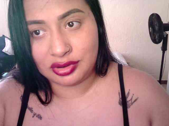 Chloe21 webcam