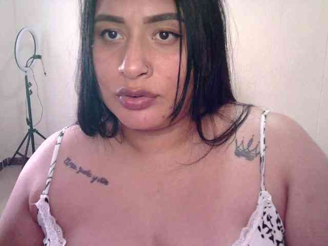 Chloe21 webcam