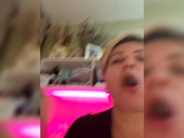 murr-kitty's BongaCams show and profile