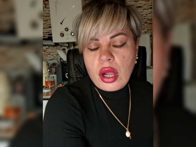 murr-kitty's BongaCams show and profile