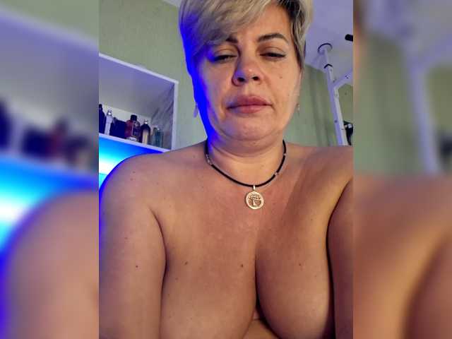 Admire BongaCams's Murr-kitty murr-kitty from BongaCams