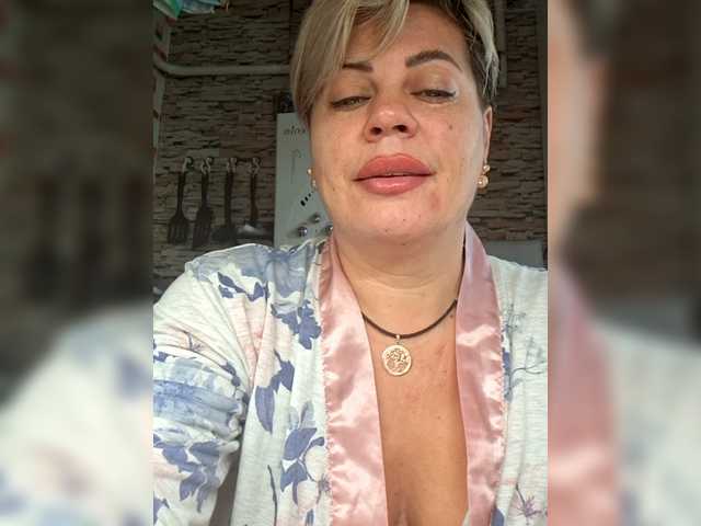 Admire BongaCams's Murr-kitty murr-kitty from BongaCams