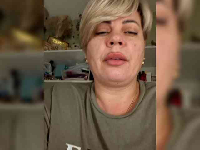 murr-kitty Live Webcam on BongaCams