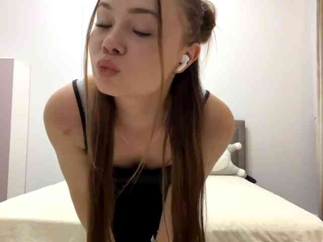 ScarletGlow webcam
