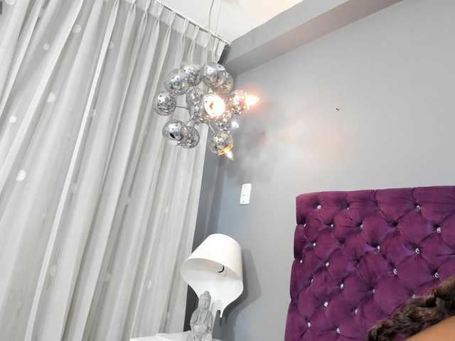  LaylaChisholm chat room