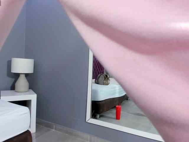 LaylaChisholm webcam