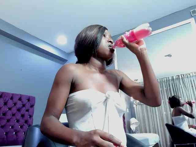 naked chatroom LaylaChisholm