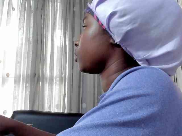 LaylaChisholm webcam