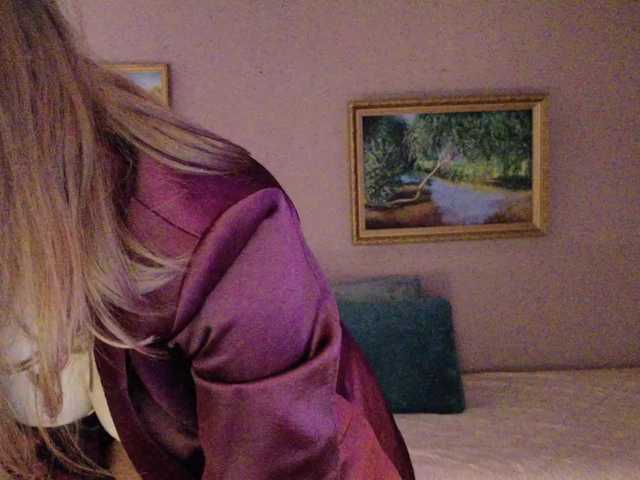 Mature-Svinka's BongaCams show and profile