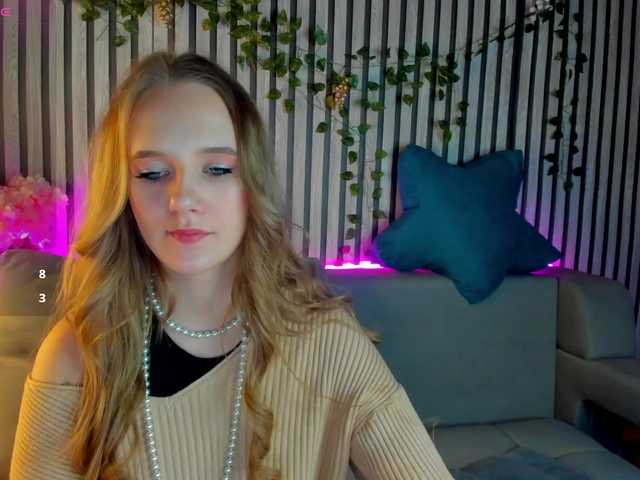 Casey-Sweeet's BongaCams show and profile