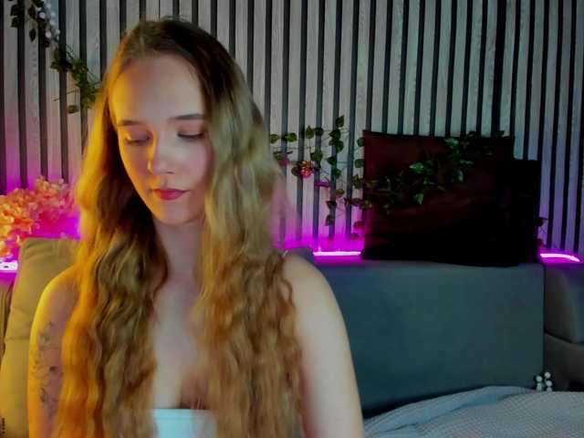 Casey-Sweeet's BongaCams show and profile