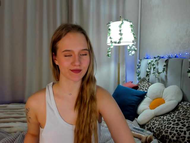 Casey-Sweeet's BongaCams show and profile