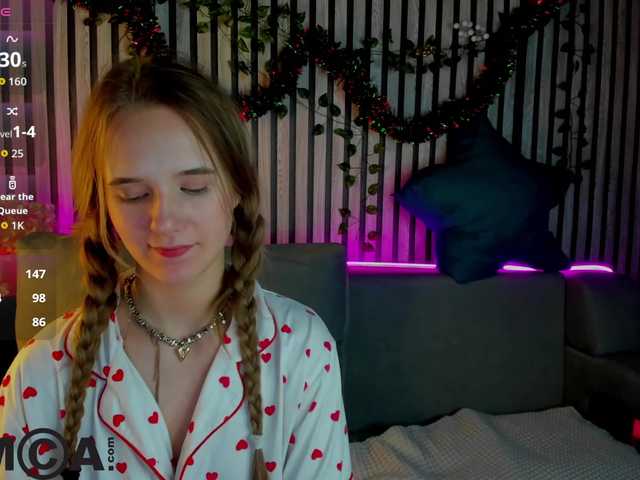 Casey-Sweeet's BongaCams show and profile