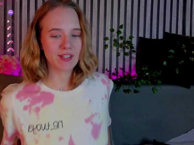 Casey-Sweeet's BongaCams show and profile