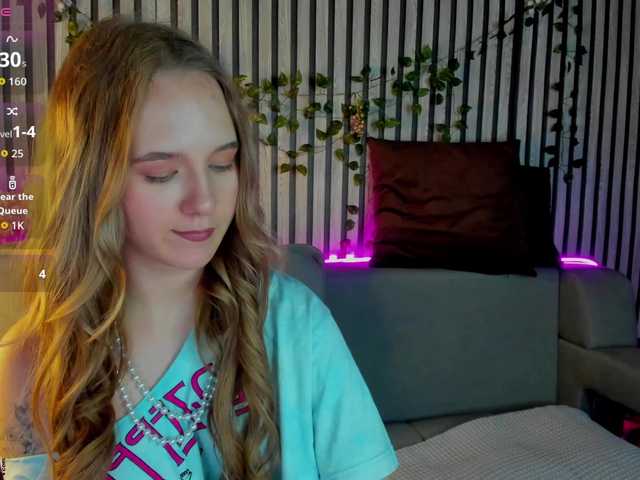 Casey-Sweeet's BongaCams show and profile